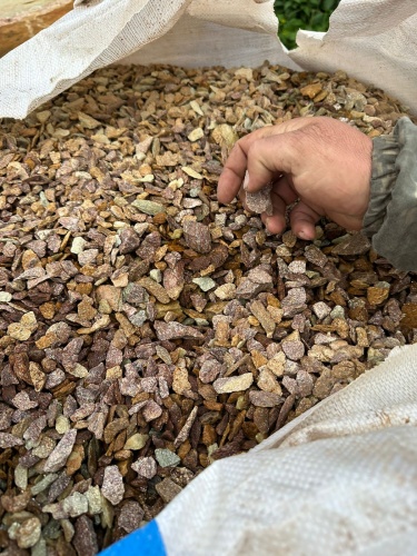 Златолит персиковый декоративная каменная крошка купить в Ивделе