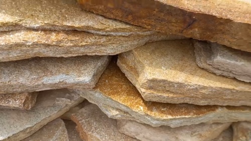 Плитняк златолит жёлтый золотистый для отмостки купить в Ивделе