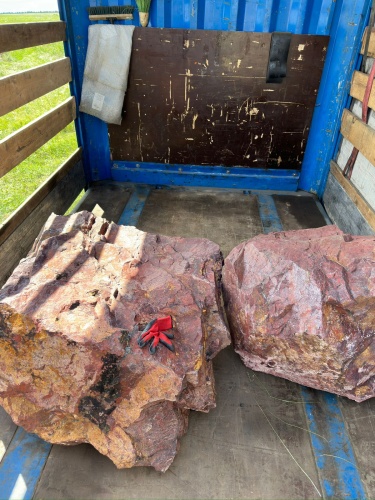 Ландшафтные глыбы красно-фиолетовые 200-1000 килограмм купить в Ивделе