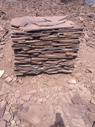 Плитняк лемезит бордовый для цоколя 1,5-2 см купить в Ивделе