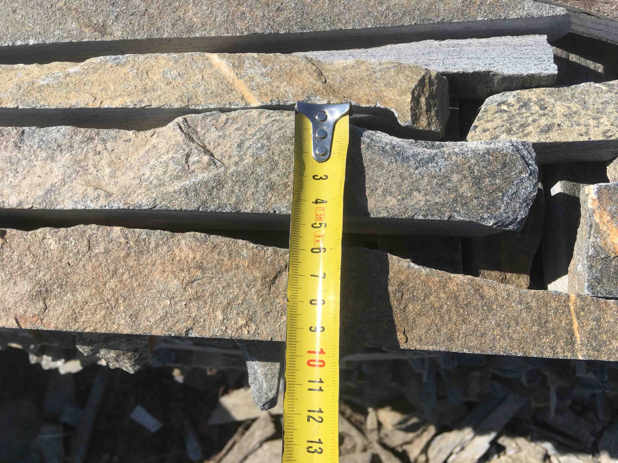 Горбушка златолит мультиколор для облицовки купить в Ивделе