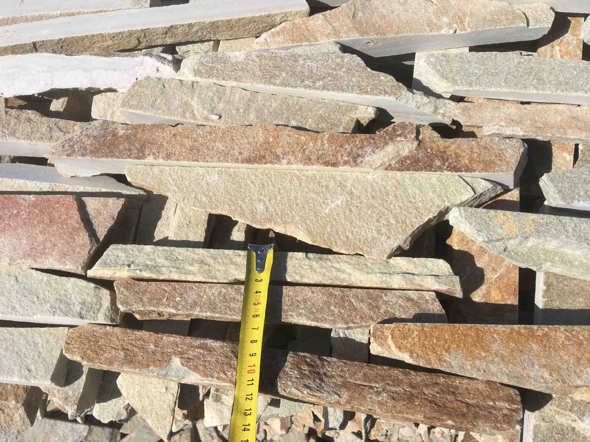 Горбушка златолит золотистый для облицовки купить в Ивделе