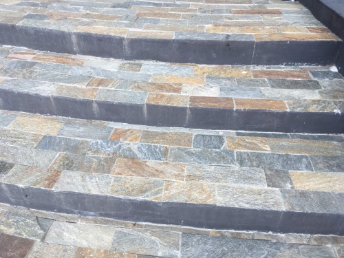 Плитка из Златолита Уральского для лестницы купить в Ивделе