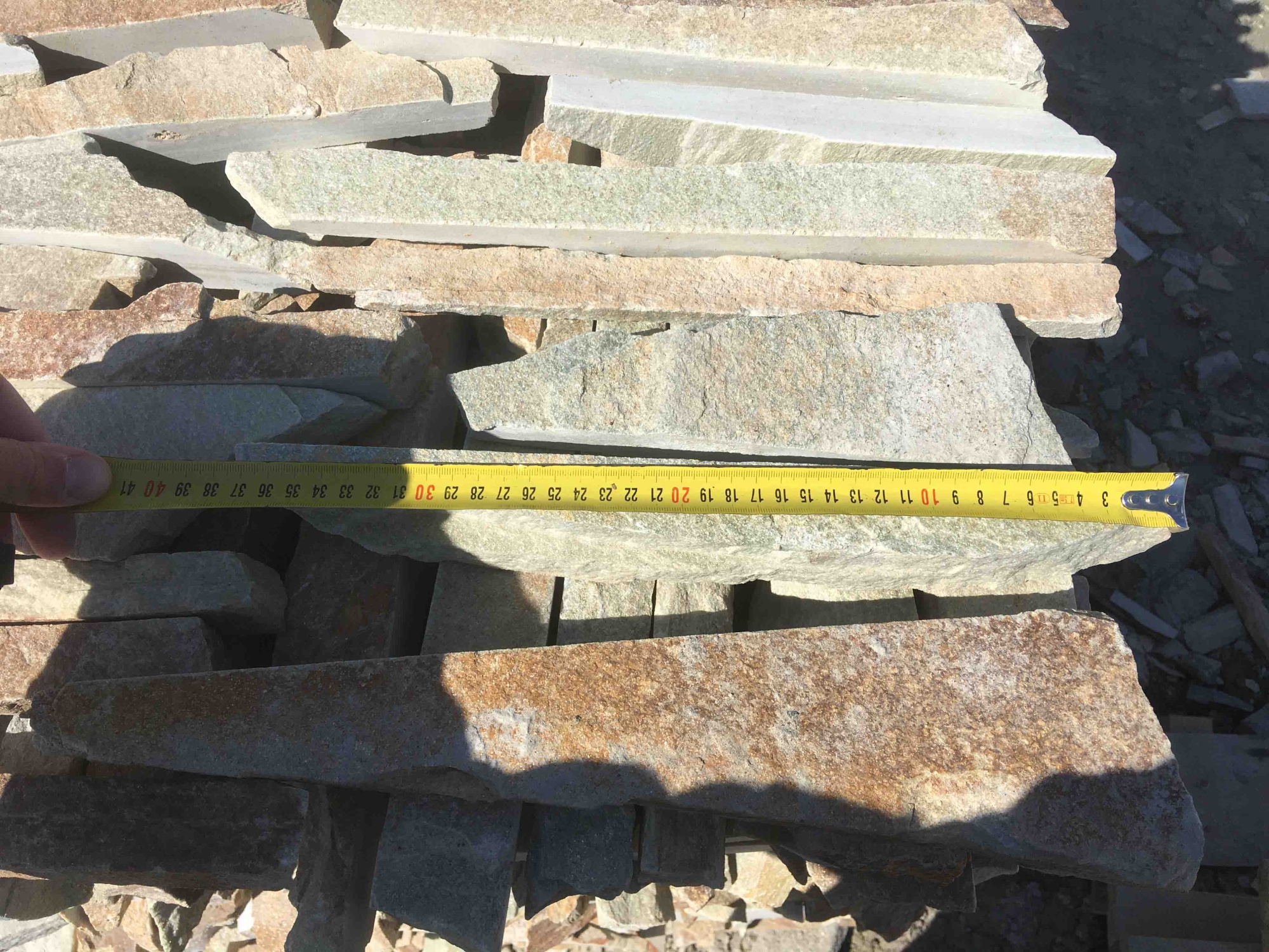 Горбушка златолит золотистый для облицовки купить в Ивделе