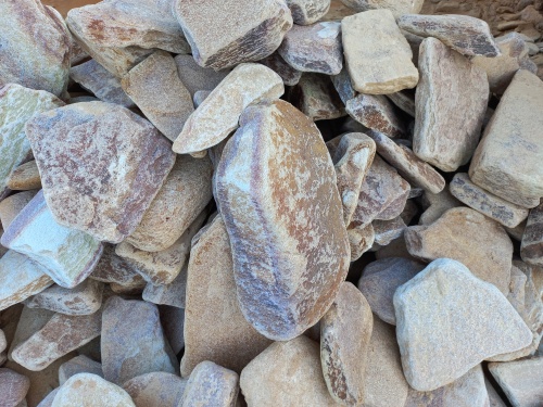 Златолит жёлтый, жёлто-зелёный глыбки и валуны для ланшафтного дизайна купить в Ивделе