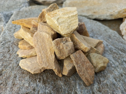 Златолит жёлтый декоративная каменная крошка купить в Ивделе