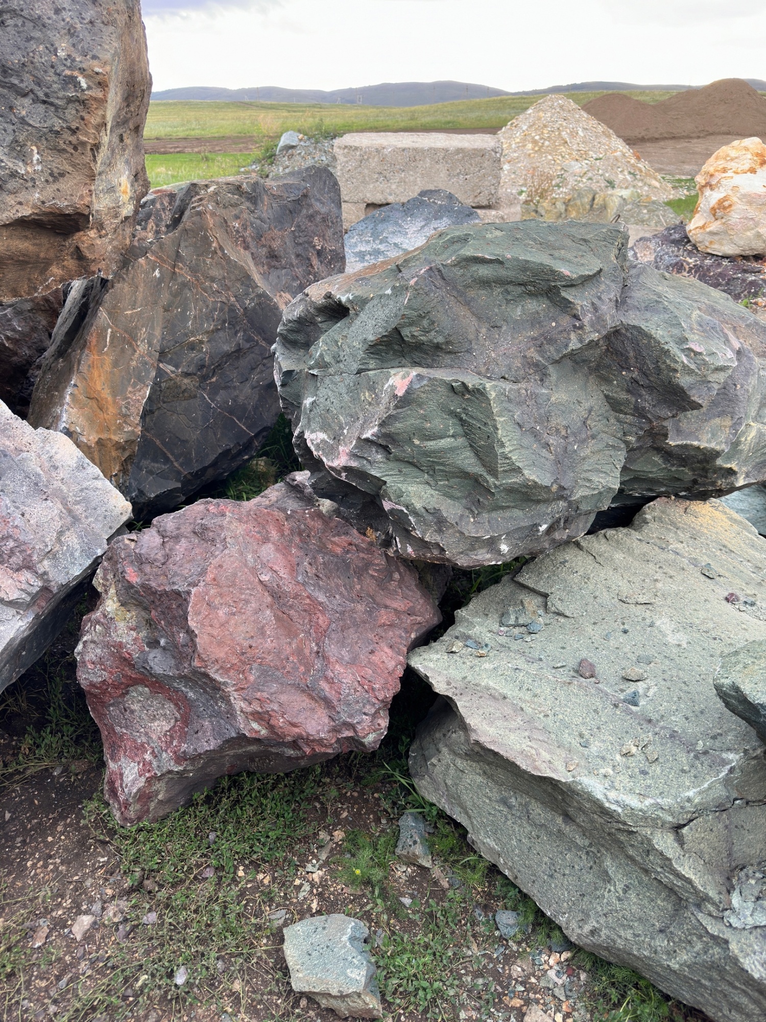 Камни для ландшафтного дизайна зелёные 10-60 килограмм купить в Ивделе