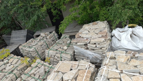 Гранитный плитняк галтованный для мощения купить в Ивделе