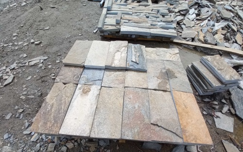 Плитка пилёная златолит Уральский для цоколя, отмостки купить в Ивделе