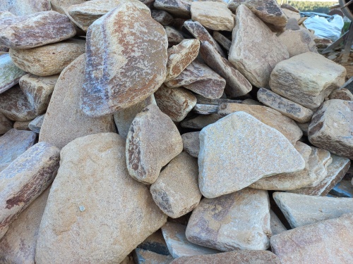 Златолит жёлтый, жёлто-зелёный глыбки и валуны для ланшафтного дизайна купить в Ивделе