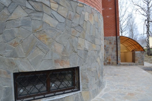 Плитняк златолит Уральский для цоколя, отмостки купить в Ивделе